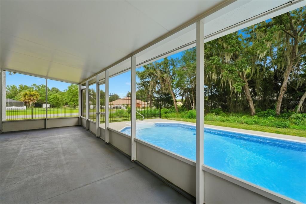 En Venta: $419,000 (5 camas, 2 baños, 2724 Pies cuadrados)