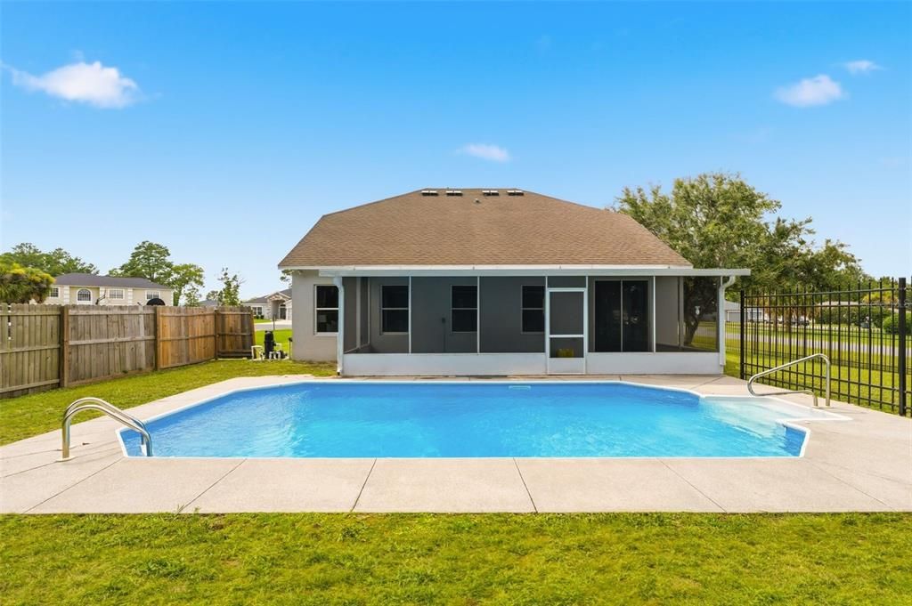 En Venta: $419,000 (5 camas, 2 baños, 2724 Pies cuadrados)