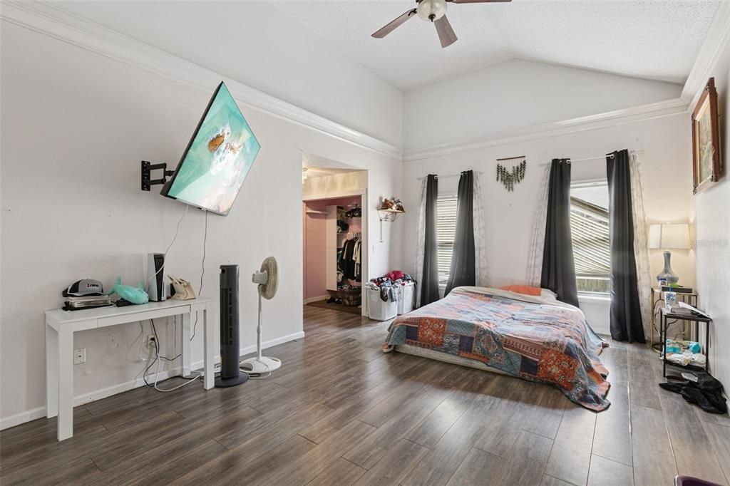 En Venta: $429,900 (4 camas, 2 baños, 2264 Pies cuadrados)