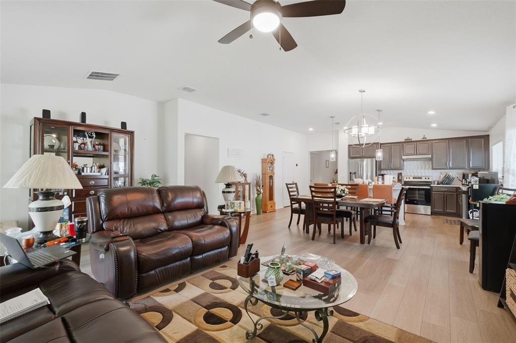 For Sale: $525,000 (3 beds, 2 baths, 2148 Square Feet)