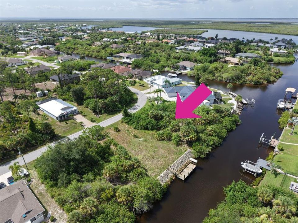 На продажу: $129,900 (0.23 acres)
