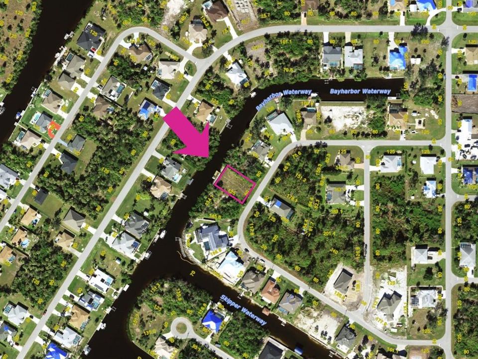 На продажу: $129,900 (0.23 acres)