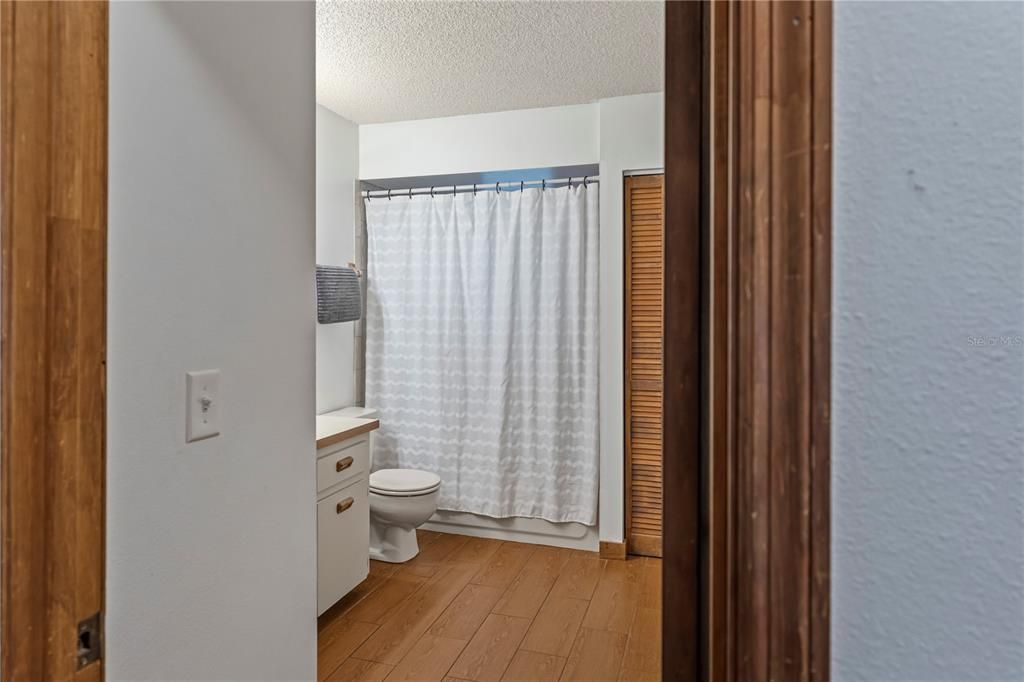 En Venta: $285,000 (3 camas, 2 baños, 1400 Pies cuadrados)