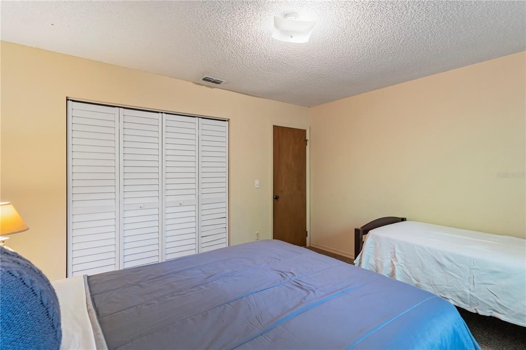En Venta: $285,000 (3 camas, 2 baños, 1400 Pies cuadrados)