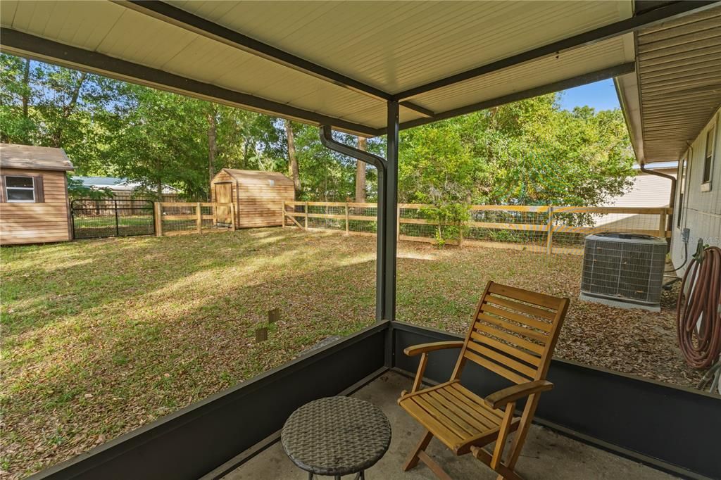 En Venta: $285,000 (3 camas, 2 baños, 1400 Pies cuadrados)