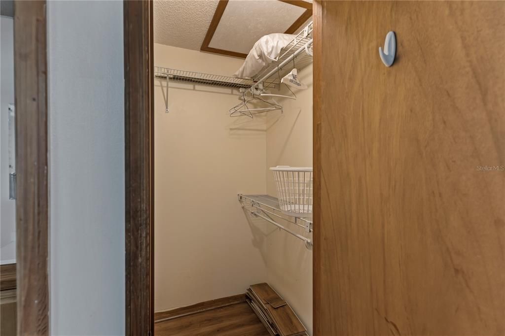 En Venta: $285,000 (3 camas, 2 baños, 1400 Pies cuadrados)