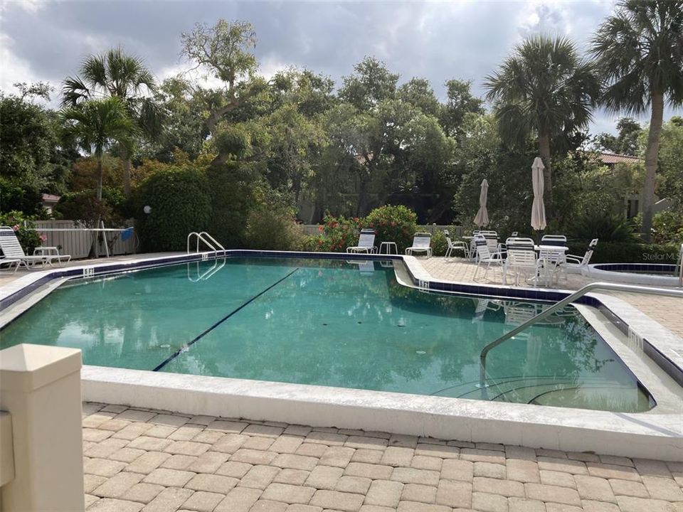 For Sale: $379,000 (2 beds, 2 baths, 1364 Square Feet)