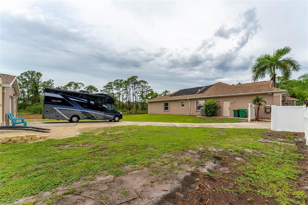 For Sale: $600,000 (3 beds, 2 baths, 2557 Square Feet)