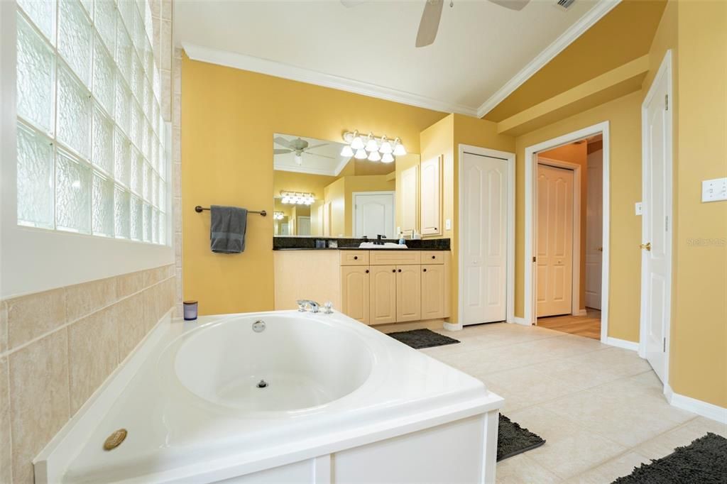 For Sale: $600,000 (3 beds, 2 baths, 2557 Square Feet)