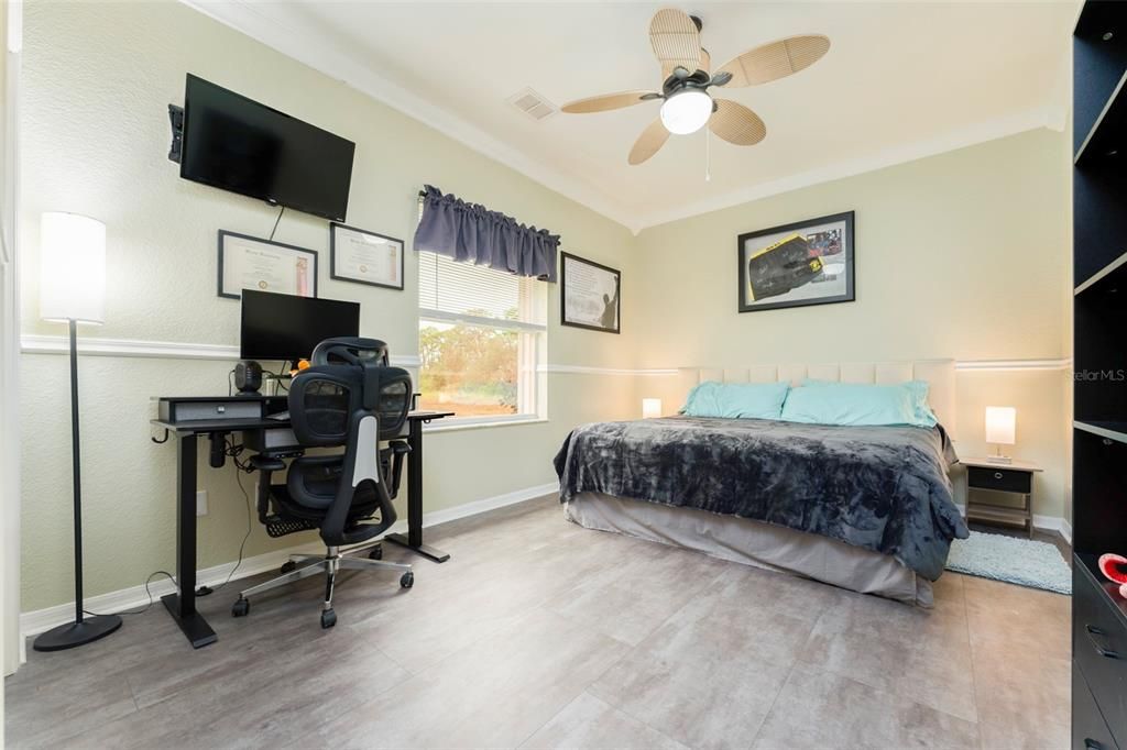 For Sale: $600,000 (3 beds, 2 baths, 2557 Square Feet)