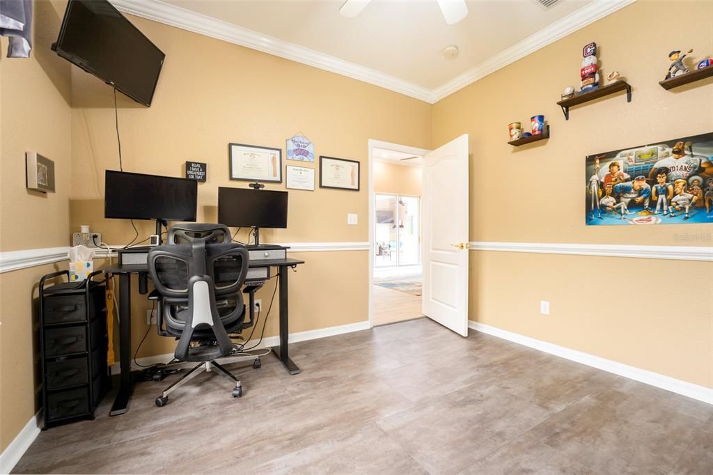 For Sale: $600,000 (3 beds, 2 baths, 2557 Square Feet)