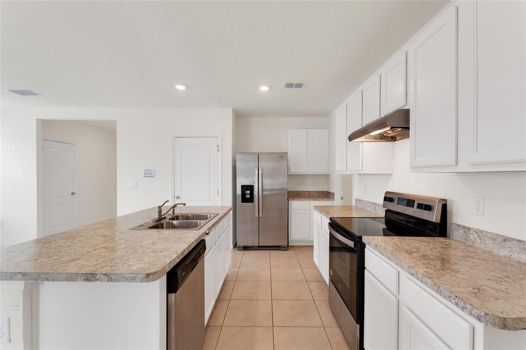 En Venta: $379,000 (5 camas, 3 baños, 2522 Pies cuadrados)