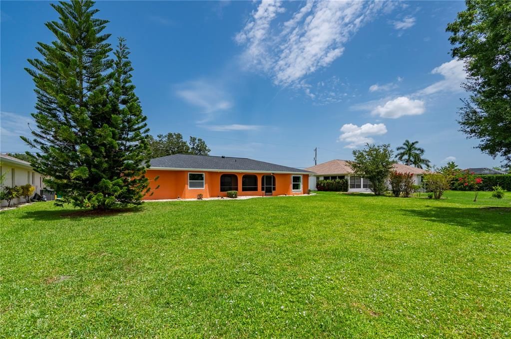 Activo con contrato: $229,000 (3 camas, 2 baños, 1466 Pies cuadrados)