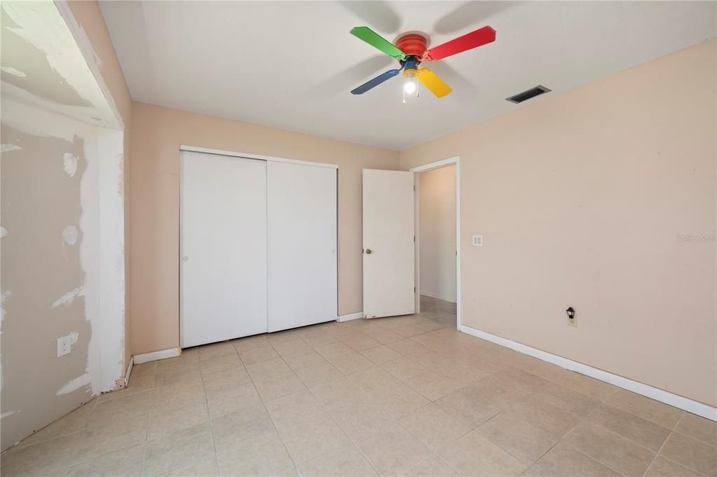 Activo con contrato: $229,000 (3 camas, 2 baños, 1466 Pies cuadrados)