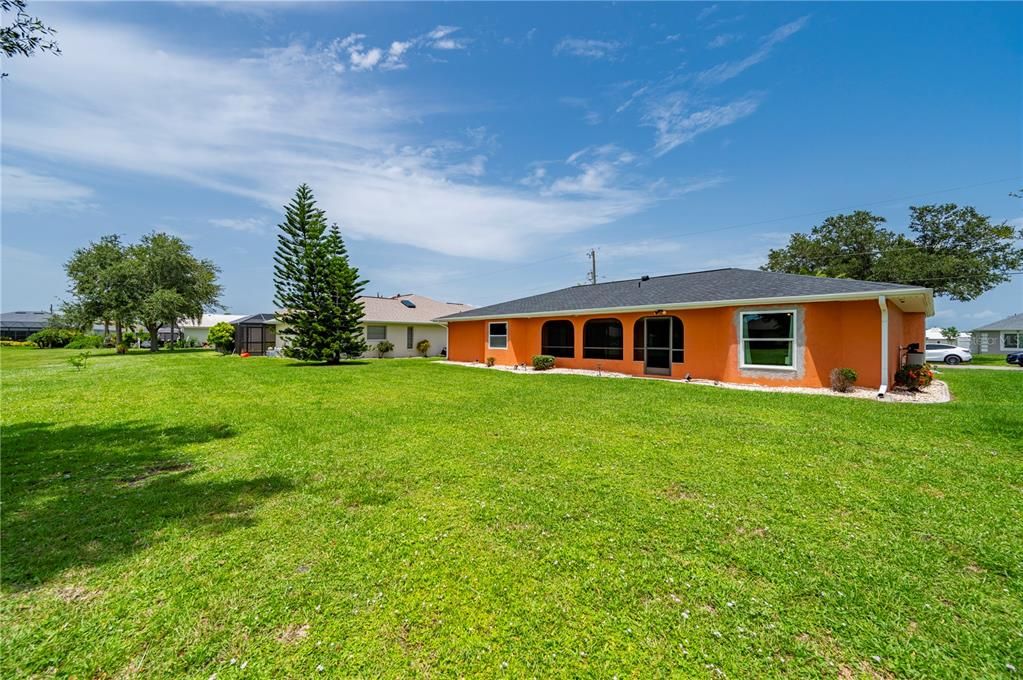 Activo con contrato: $229,000 (3 camas, 2 baños, 1466 Pies cuadrados)