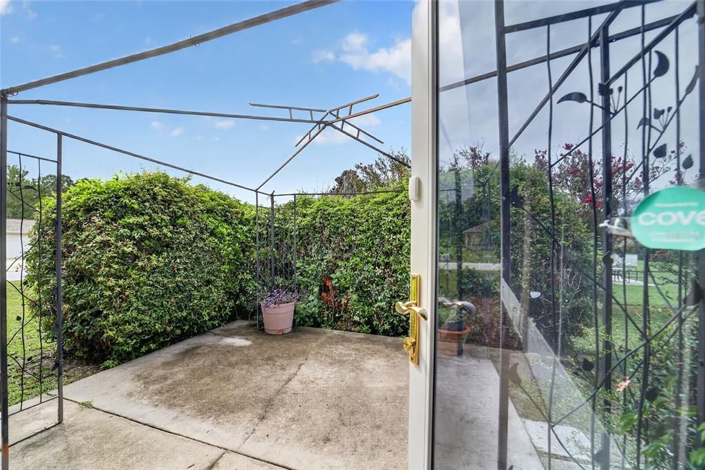На продажу: $287,000 (3 спален, 2 ванн, 2033 Квадратных фут)