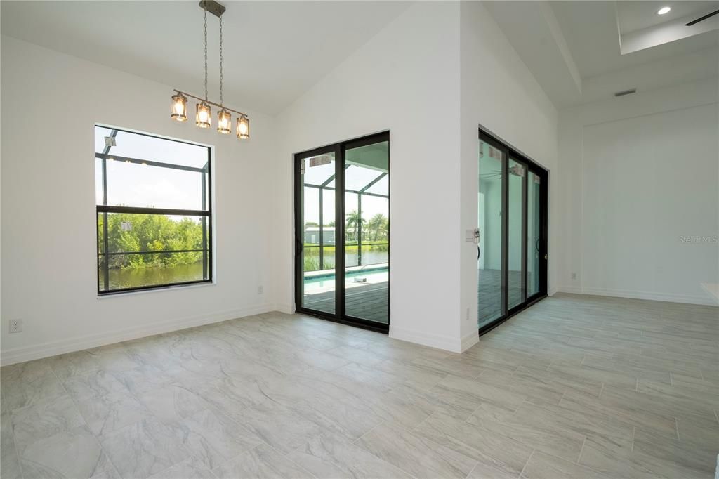 На продажу: $699,900 (4 спален, 2 ванн, 1985 Квадратных фут)