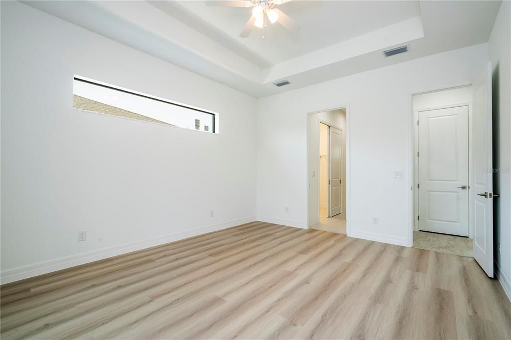 На продажу: $699,900 (4 спален, 2 ванн, 1985 Квадратных фут)
