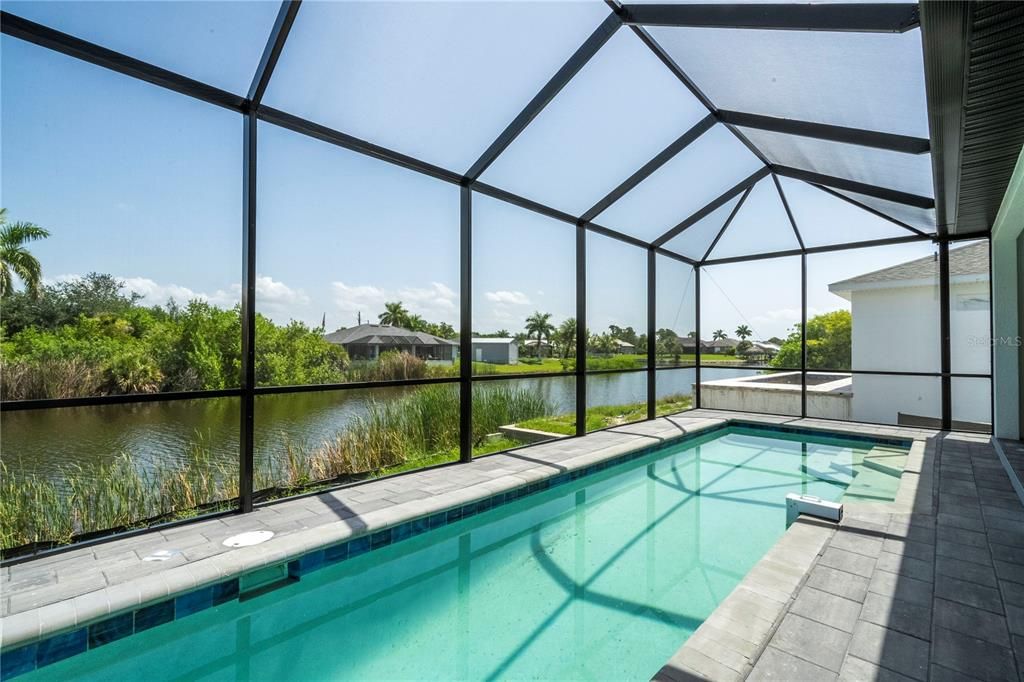 На продажу: $699,900 (4 спален, 2 ванн, 1985 Квадратных фут)