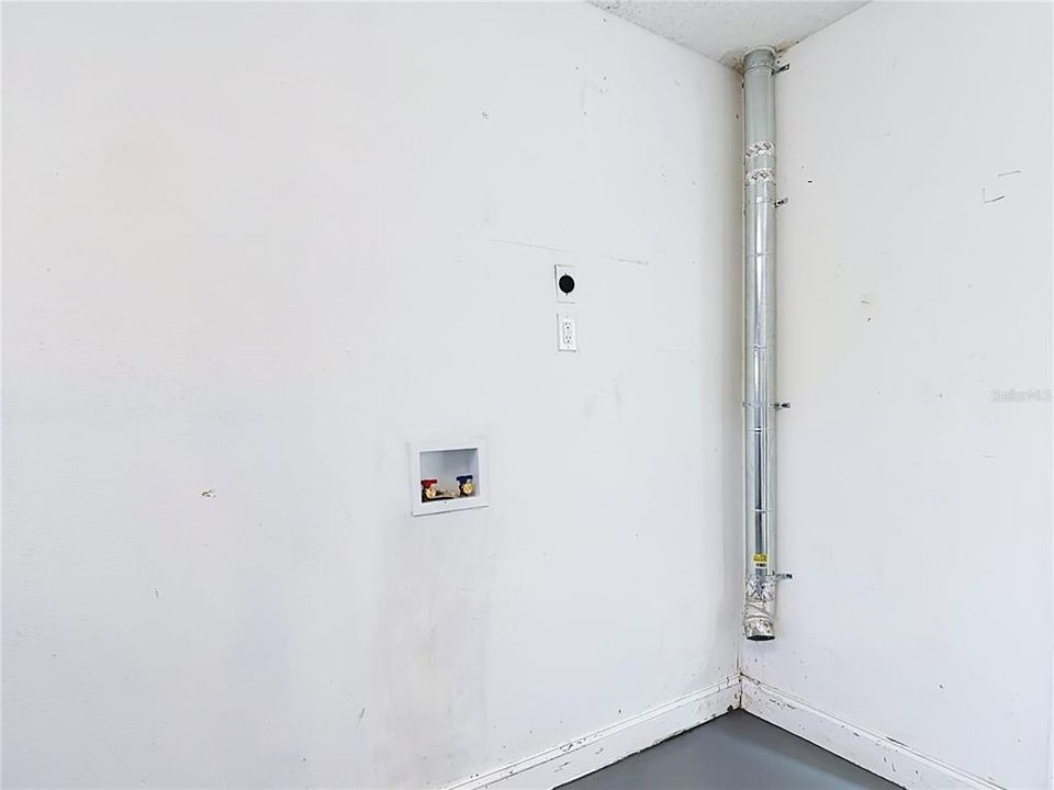 En Venta: $345,000 (4 camas, 2 baños, 1496 Pies cuadrados)
