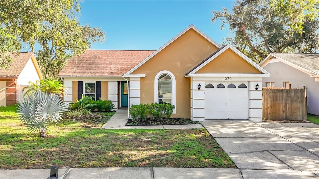 En Venta: $345,000 (4 camas, 2 baños, 1496 Pies cuadrados)