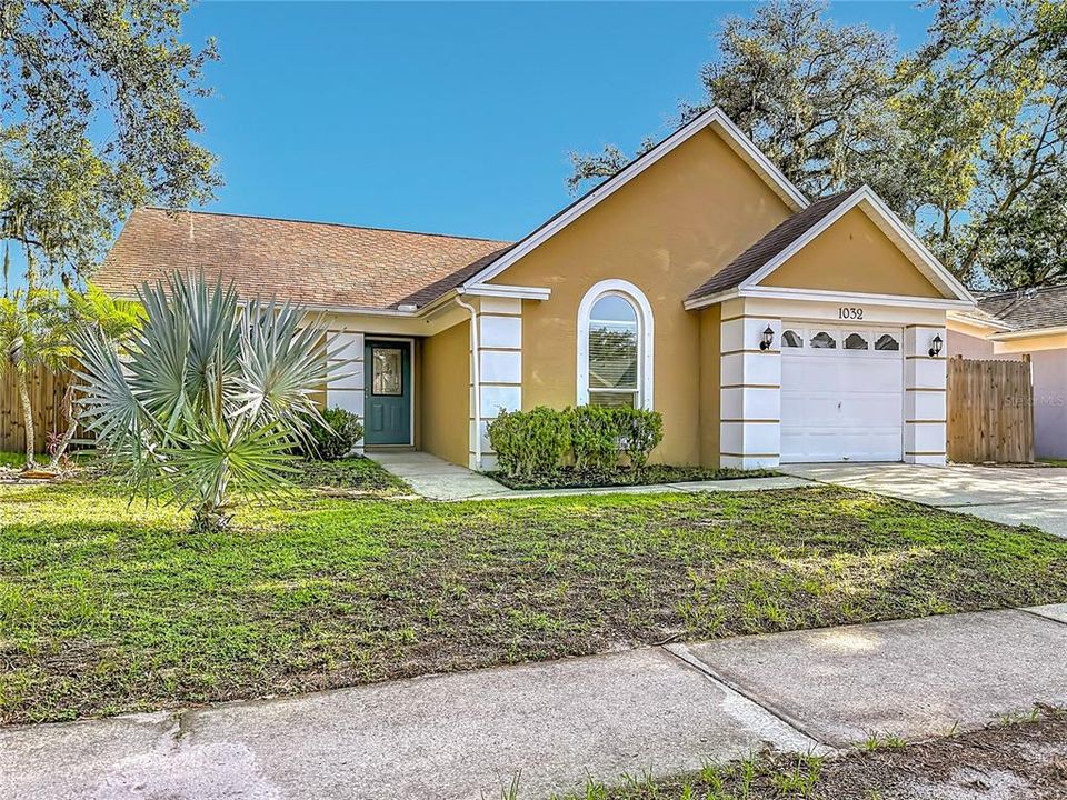 En Venta: $345,000 (4 camas, 2 baños, 1496 Pies cuadrados)