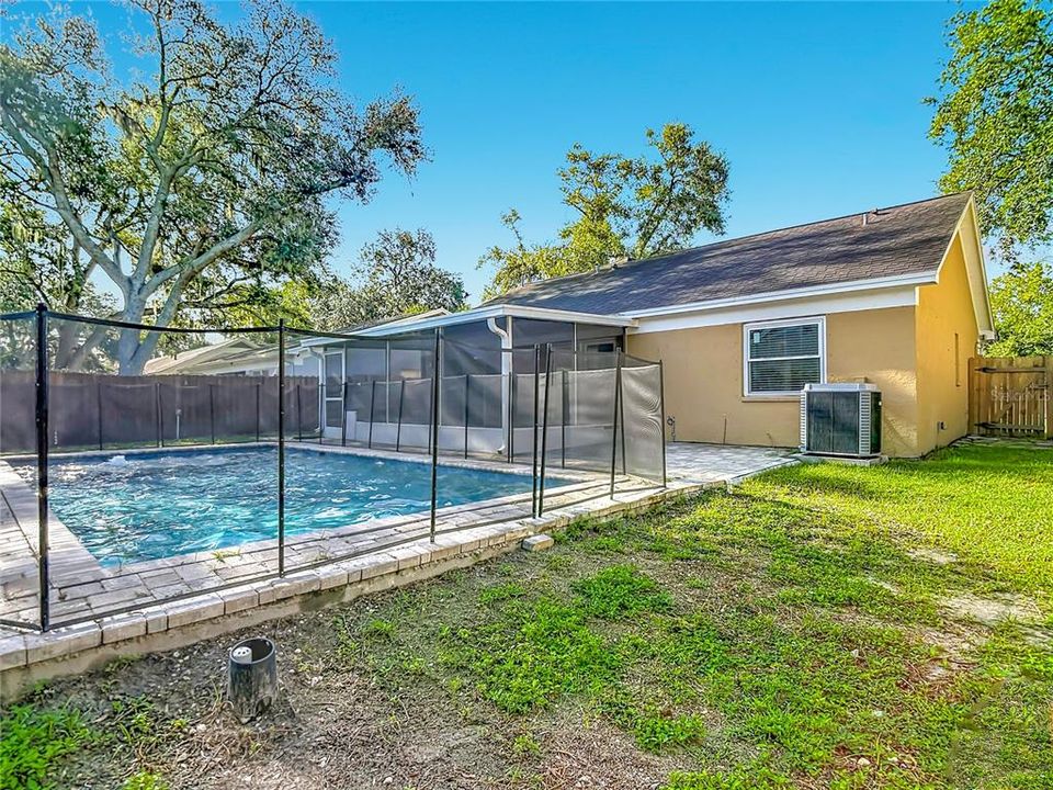 En Venta: $345,000 (4 camas, 2 baños, 1496 Pies cuadrados)