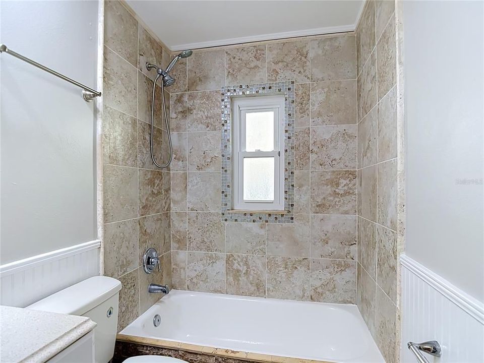 En Venta: $345,000 (4 camas, 2 baños, 1496 Pies cuadrados)