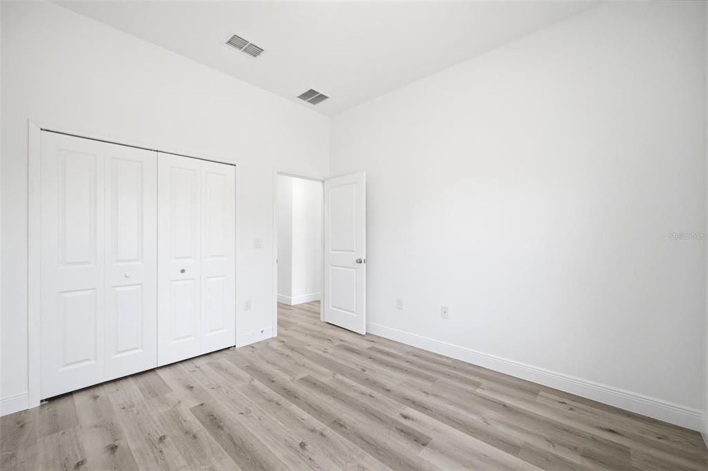 待售: $349,900 (4 贝兹, 2 浴室, 1820 平方英尺)
