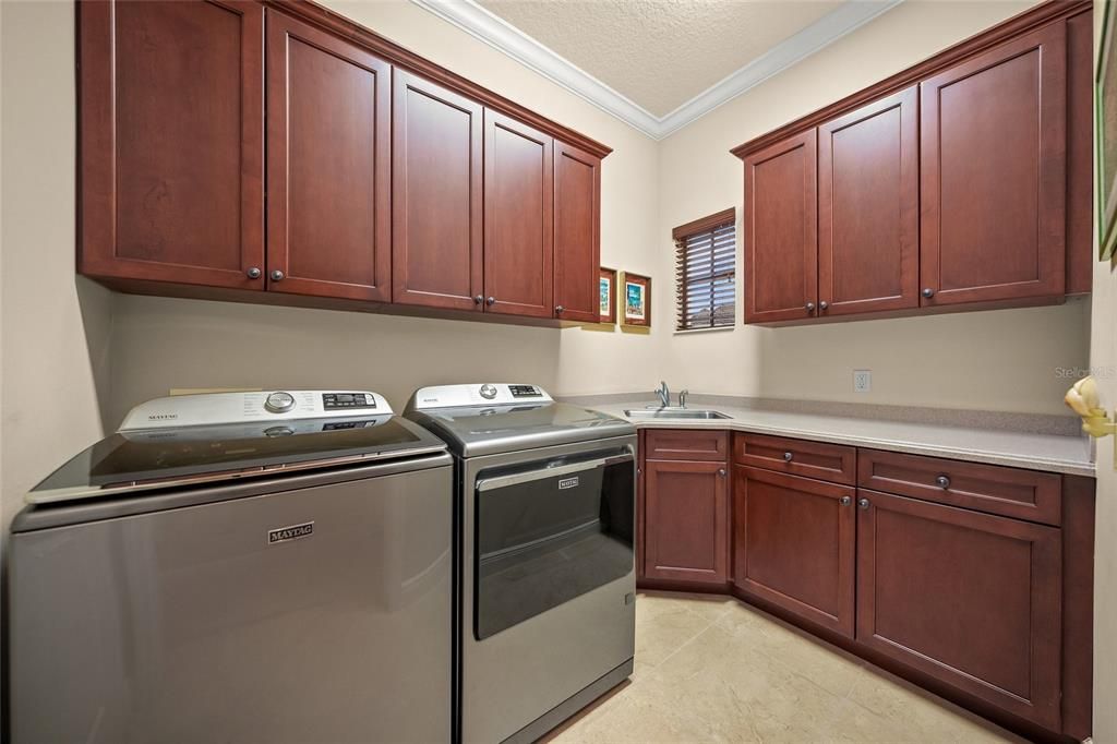 For Sale: $2,400,000 (3 beds, 3 baths, 2730 Square Feet)