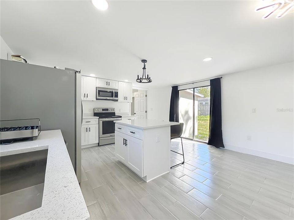 В аренду: $1,850 (1 спален, 1 ванн, 812 Квадратных фут)