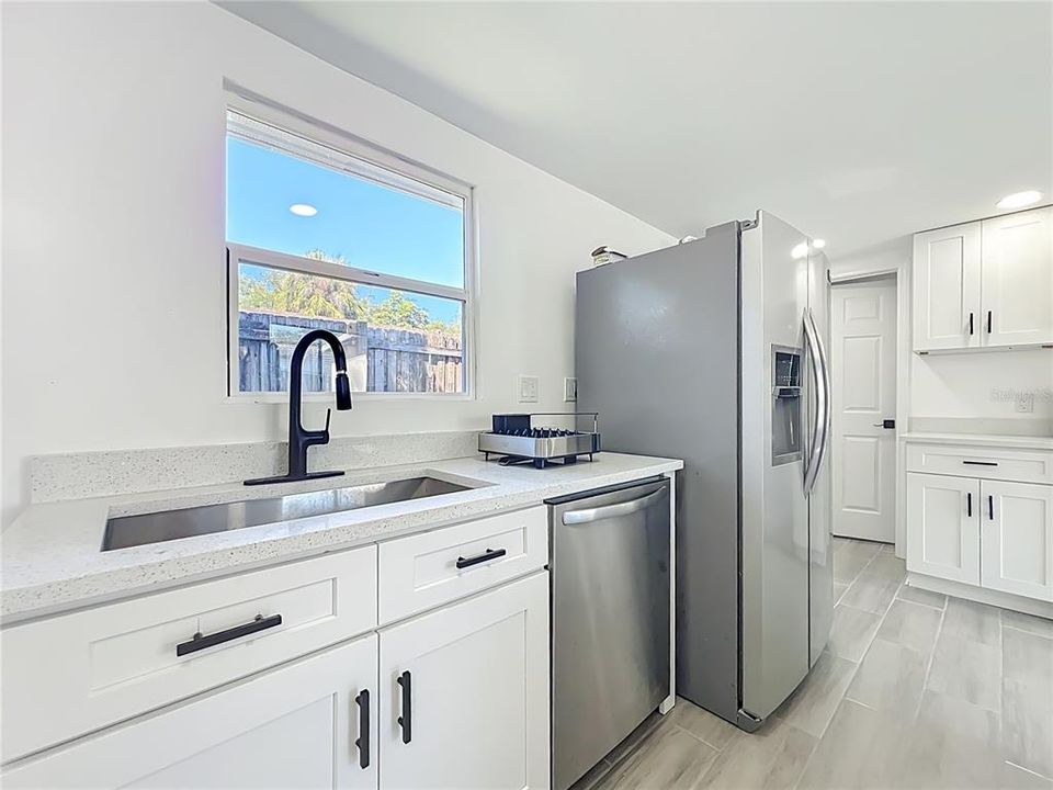 В аренду: $1,850 (1 спален, 1 ванн, 812 Квадратных фут)