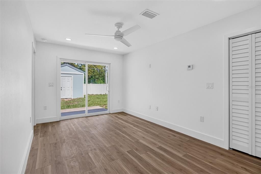 На продажу: $399,900 (3 спален, 2 ванн, 1188 Квадратных фут)