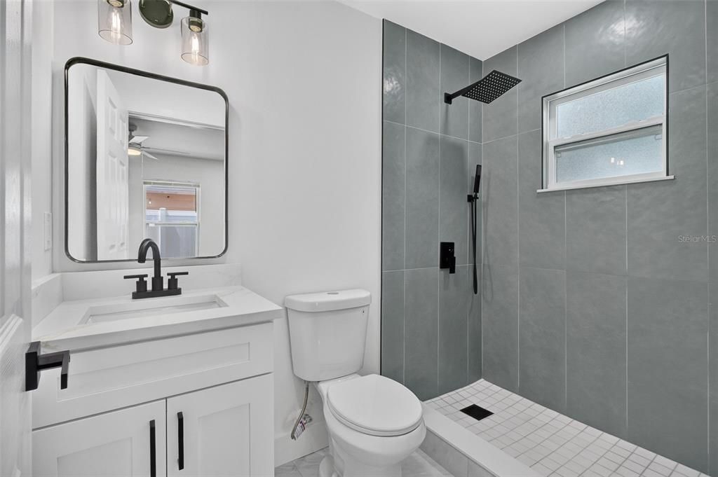 На продажу: $399,900 (3 спален, 2 ванн, 1188 Квадратных фут)