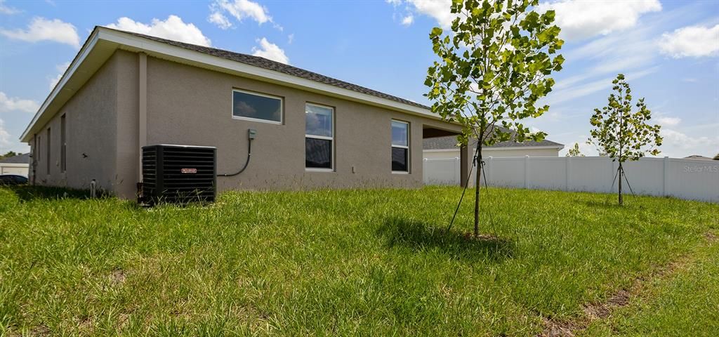 Active With Contract: $359,900 (4 beds, 2 baths, 1715 Square Feet)