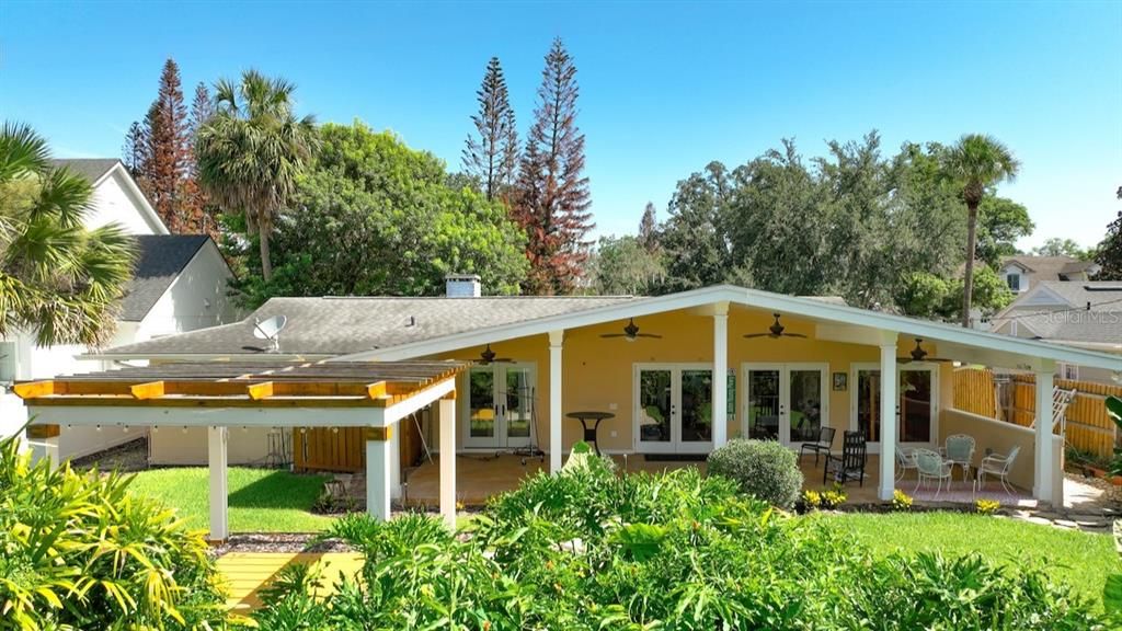 Activo con contrato: $875,000 (3 camas, 2 baños, 1560 Pies cuadrados)