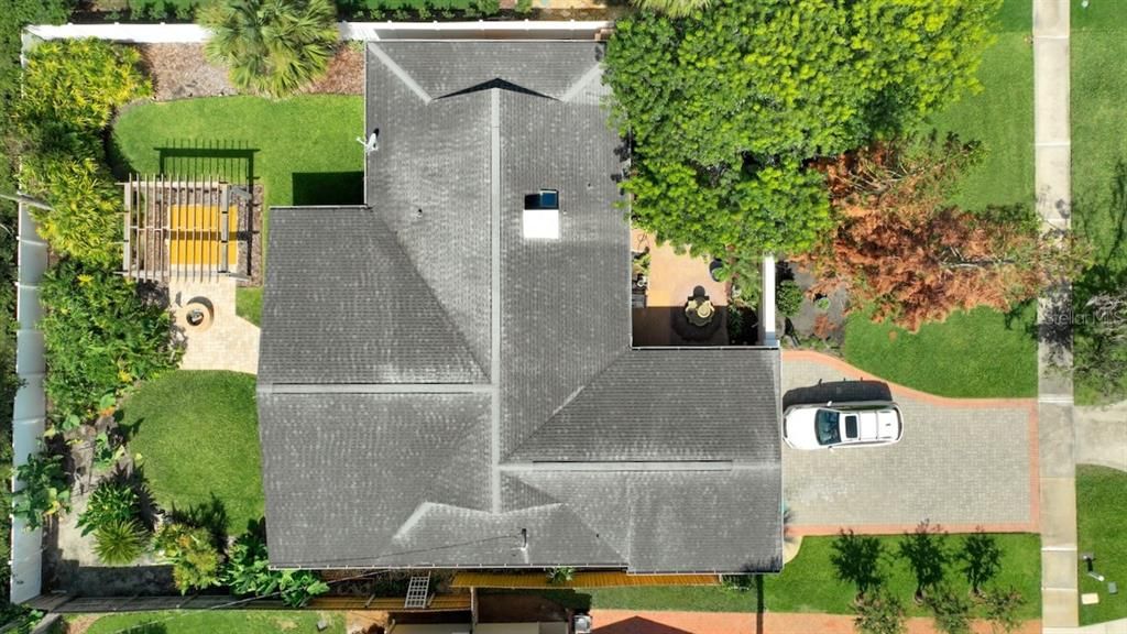 Activo con contrato: $875,000 (3 camas, 2 baños, 1560 Pies cuadrados)