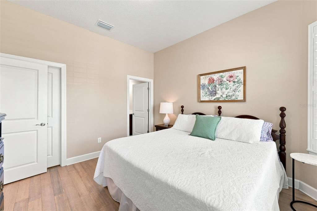 For Sale: $589,000 (3 beds, 3 baths, 2071 Square Feet)