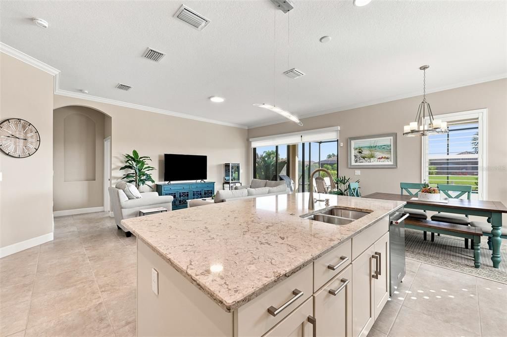 For Sale: $589,000 (3 beds, 3 baths, 2071 Square Feet)