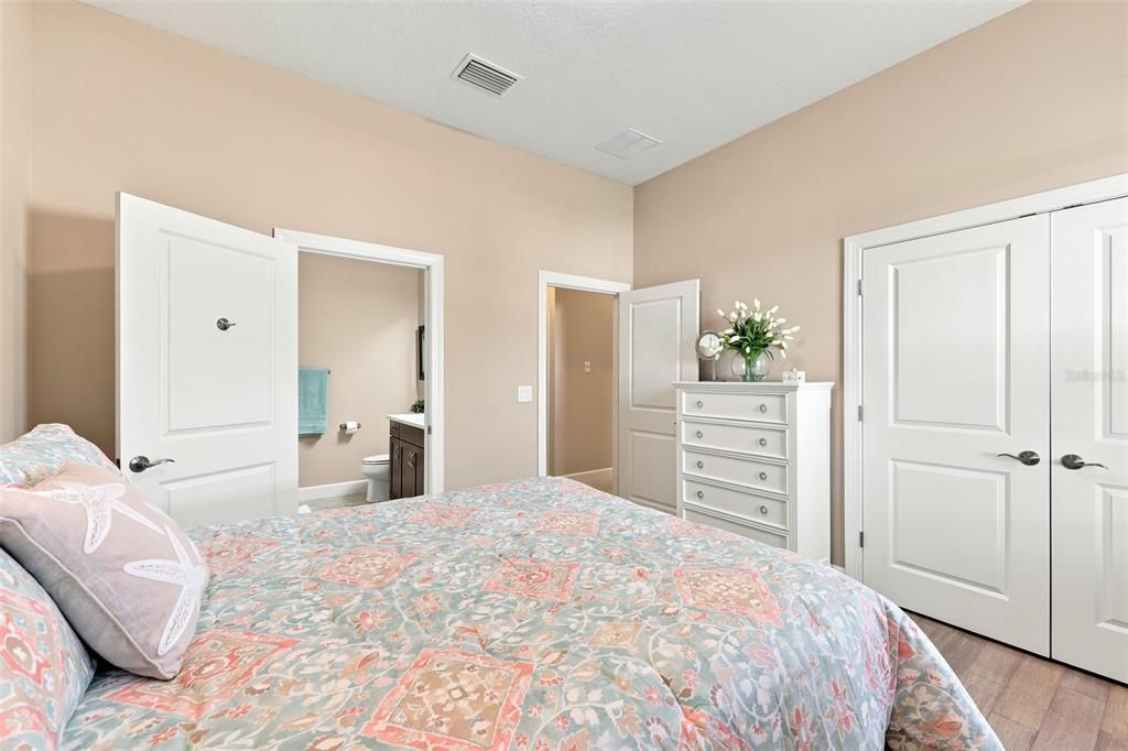 For Sale: $589,000 (3 beds, 3 baths, 2071 Square Feet)