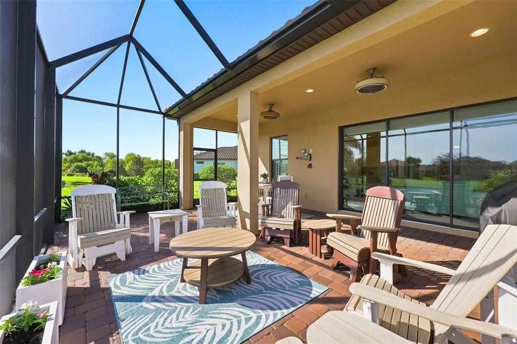 For Sale: $589,000 (3 beds, 3 baths, 2071 Square Feet)