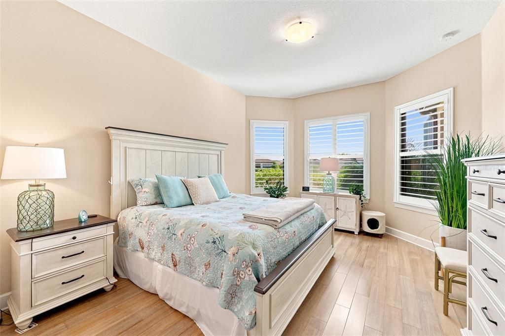 For Sale: $589,000 (3 beds, 3 baths, 2071 Square Feet)