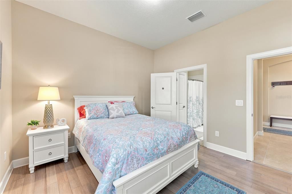 For Sale: $589,000 (3 beds, 3 baths, 2071 Square Feet)