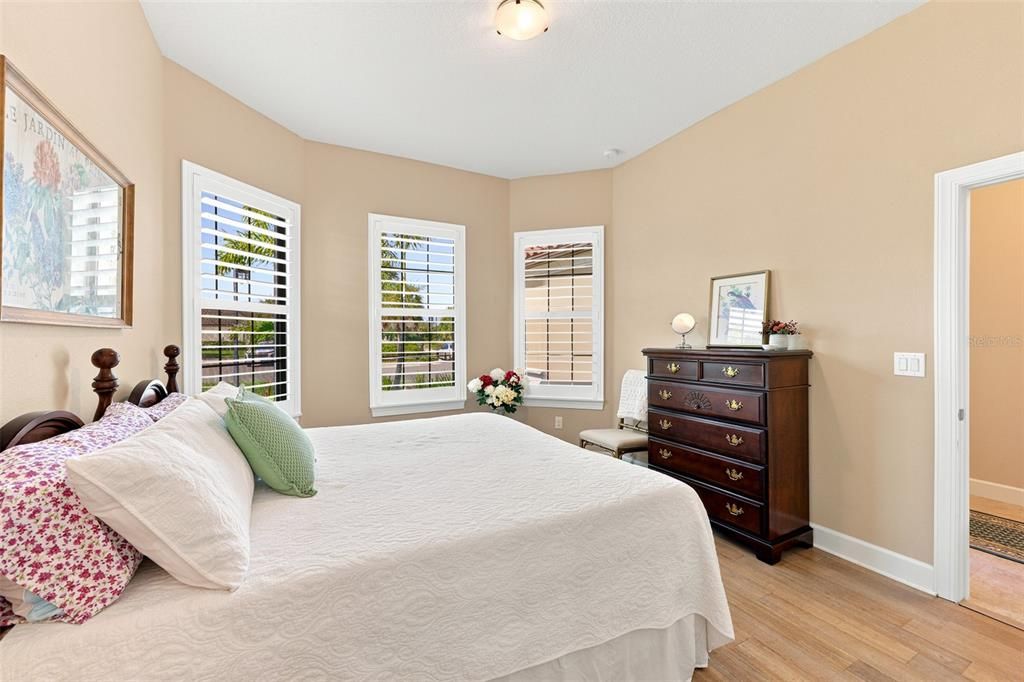 For Sale: $589,000 (3 beds, 3 baths, 2071 Square Feet)