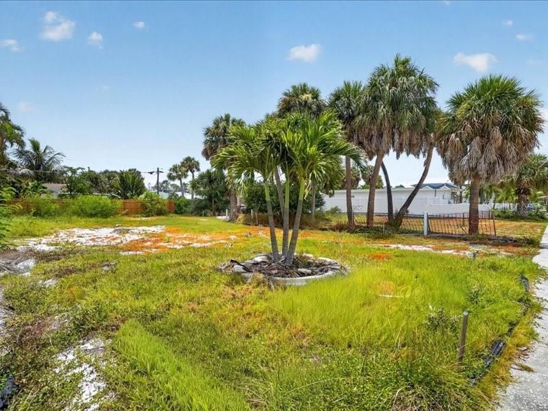 En Venta: $305,000 (0.11 acres)