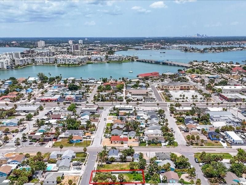 En Venta: $305,000 (0.11 acres)
