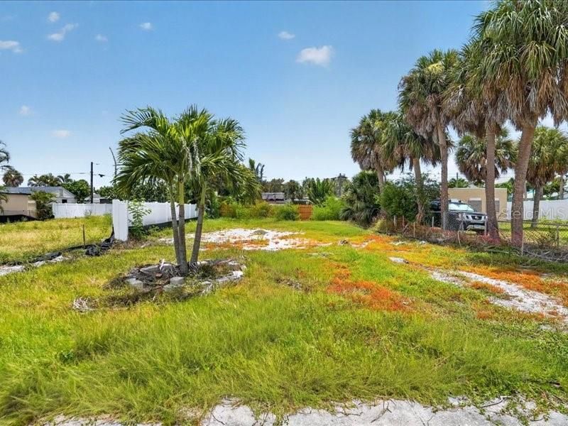 En Venta: $305,000 (0.11 acres)