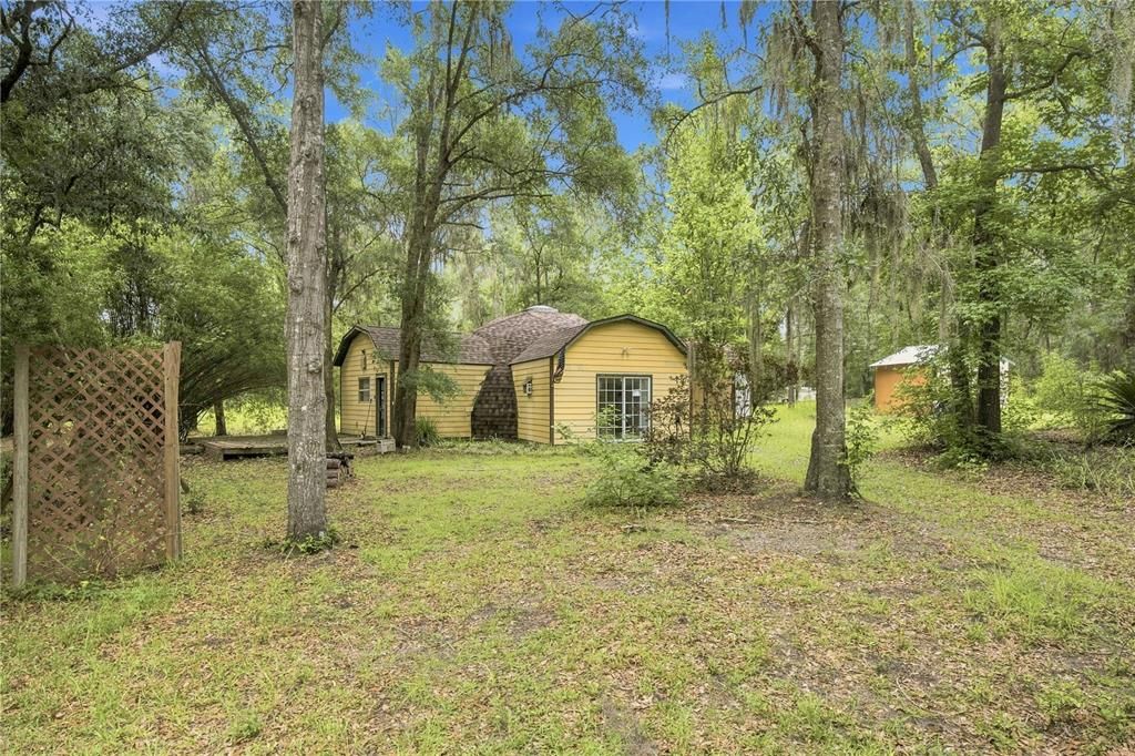 На продажу: $249,900 (2 спален, 1 ванн, 1500 Квадратных фут)