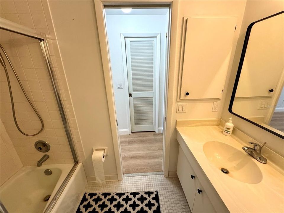 For Rent: $2,000 (2 beds, 2 baths, 1118 Square Feet)