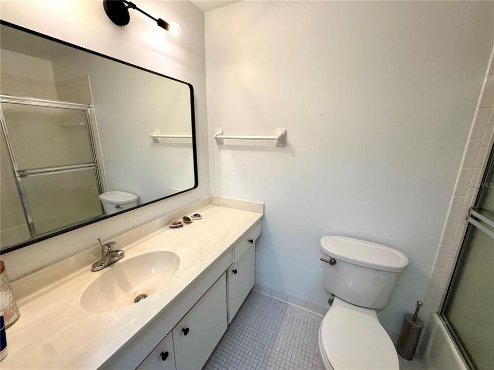 For Rent: $2,000 (2 beds, 2 baths, 1118 Square Feet)